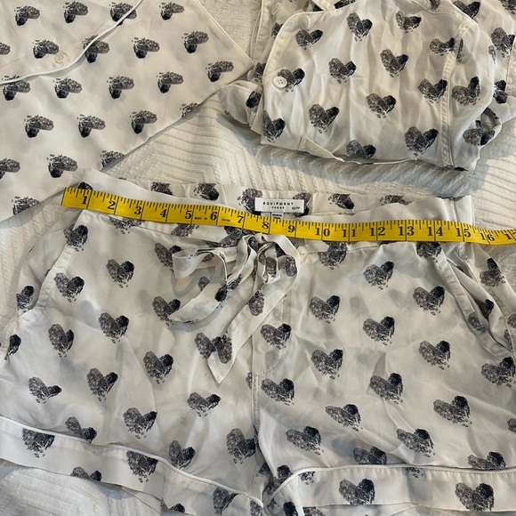 Equipment Silk Pajama Set Heart Thumb Print XS - Picture 9 of 16